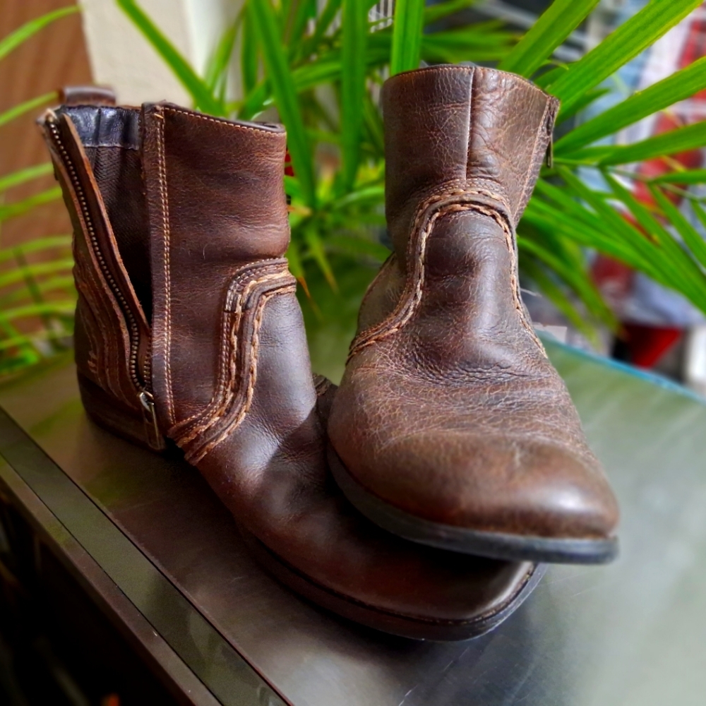 BED|STU Brown Distressed Leather Boots
